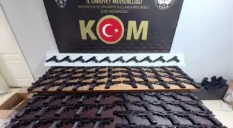 Sakarya'da 5 Milyon Lira Değerinde Kaçak Silah Ele Geçirildi
