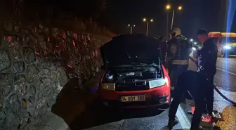 Seyir Halindeki Otomobil Alev Aldı