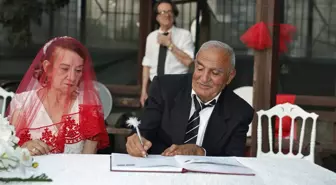 Huzurevinde tanışan çift evlendi