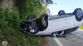 Cide'de Bayram Tatili Kazası: 3 Yaralı