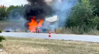 Tokat'ta Kontrolden Çıkan Midibüs Tarlaya Uçtu, Yangın Çıktı