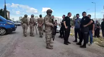 Siverek'te taşlı sopalı kavga polis memuru bıçaklandı