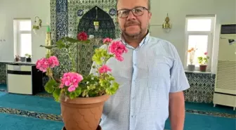 Tavşanlı Orman Camii, Cemaatin Desteklediği Çiçek Projesiyle Güzelleşti