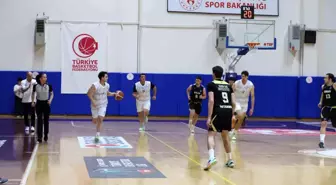 İstanbul Arel Üniversitesi Erkek Basketbol Takımı Namağlup Şampiyon Oldu