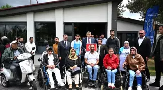 Vali Çiftçi, Engelli Vatandaşlarla Bir Araya Geldi