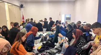 AK Parti Büyükçekmece, 1500 Çocuğa Bayramlık Kıyafet Dağıttı