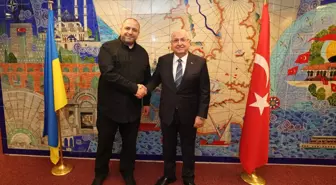 Yaşar Güler, Brüksel'de Ukrayna Savunma Bakanı ile Görüştü