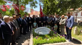 BBP'li Tevfik Eren, Muhsin Yazıcıoğlu'nun Kabrini Ziyaret Etti