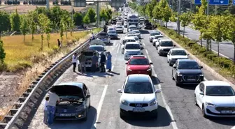 Diyarbakır-Silvan Yolundaki Araç Kuyruğu Uzun Süreli Beklentilere Yol Açtı