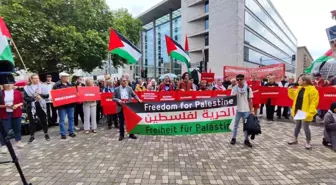 İsrail Dışişleri Bakanı Berlin'de Protesto Edildi