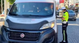 Manisa'da Okul Servislerine Denetim: 9 Araç ve Sürücüsüne 12 Bin TL Cezai İşlem