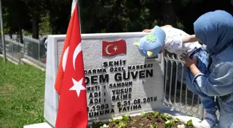 Mezarlıklarda Arefe yoğunluğu, şehitliklerde hüzün