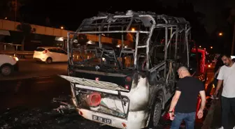 Antalya'da Belediye Minibüsü Alev Topuna Döndü