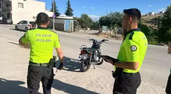 Adıyaman'da Motosiklet ve Otomobil Çarpıştı: 1 Yaralı