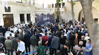 Şanlıurfa'da bayram coşkusu: Bayramlaşma törenine çok sayıda kişi katıldı