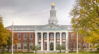 Trump, Harvard Üniversitesi'ne Yabancı Öğrenci Vizelerini Askıya Aldı