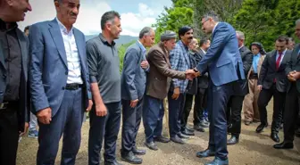 Hakkari Valisi Ali Çelik Yüksekova'da Vatandaşlarla Bir Araya Geldi