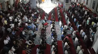 Bayram namazı sünnet mi, farz mı, vacip mi?
