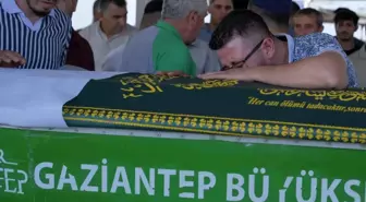 5 Yaşındaki Elif Azra, Kanserle Mücadelesini Kaybetti