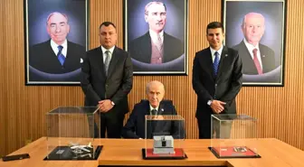 Devlet Bahçeli'den Ülkü Ocakları'na Bayram Ziyareti