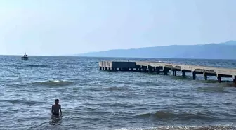 Bursa'da Akıntıya Kapılan İki Gençten Biri Kurtarıldı, Diğeri Hayatını Kaybetti