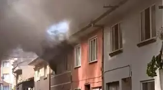 Bursa'nın İnegöl İlçesinde 2 Katlı Binada Yangın Çıktı