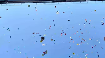 Hastalıklı Çocuklar İçin Renkli Balon Uçurma Etkinliği