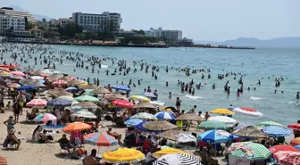 Kuşadası Plajları Kurban Bayramı'nda Dolup Taştı