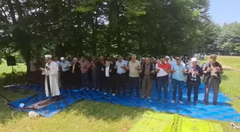 Bilecik'te asırlık gelenek sürdü: Yağmur ve şükür duasına onlarca kişi katıldı