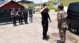 Hakkari Emniyet Müdürü Yılmaz, Yüksekova'da Polis Ekiplerinin Bayramını Kutladı