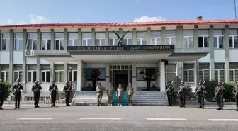 Kara Kuvvetleri Komutanı Bayraktaroğlu, Ağrı'da Mehmetçik'in Bayramını Kutladı