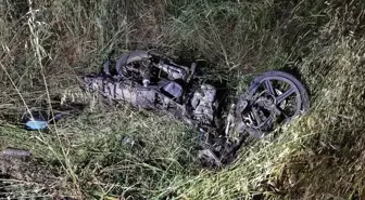 Otomobil ile çarpışan motosikletteki 2 kişi hayatını kaybetti