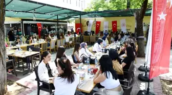 Vali Şefik Aygöl, Üniversite Öğrencileriyle Bayram Kahvaltısında Bir Araya Geldi