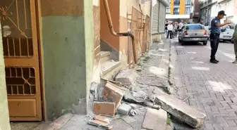 Zeytinburnu'nda Otomobilin Doğal Gaz Kutusuna Çarpması Sonucu Panik