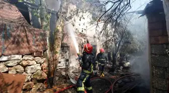 Antalya'da Mangal Yangını: Yaşlı Kadın Kıl Payı Kurtuldu