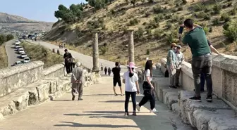 Kurban Bayramı'nda Cendere Köprüsü'ne Turist Akını