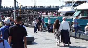 Eminönü Bayramda Yerli ve Yabancı Turistlerle Doldurdu