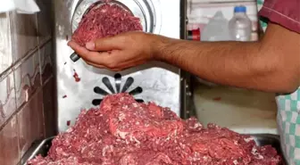Erzincan'da Kurban Bayramı'nda Kıyma Mesaisi Devam Ediyor