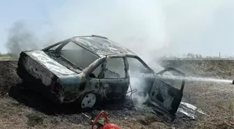 Karapınar'da Seyir Halindeki Otomobil Alev Aldı