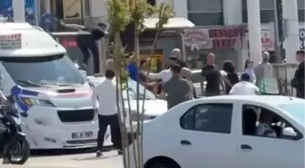 Bursa'da Yol Verme Tartışması Kavgaya Dönüştü