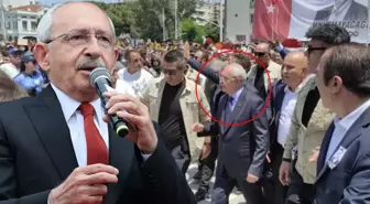 Cenaze töreninin önüne geçen görüntü! Kılıçdaroğlu alana alkışlarla girdi