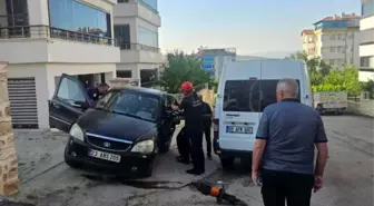 Elazığ'da Minibüs ve Otomobil Çarpıştı: 1 Yaralı