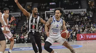 Kıran kırana seride Anadolu Efes durumu 2-1 yaptı