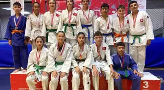 Salihli'nin Yıldız Judocuları Türkiye Şampiyonası'nda Başarı Elde Etti
