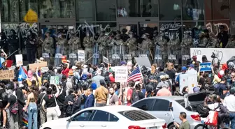ABD'de iç savaş! ABD'de neler oluyor? Los Angeles sokağa çıkma yasağı ne zaman başladı?