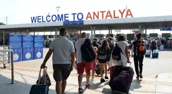 Kurban Bayramı'nda Antalya Havalimanı'ndan Rekor Yolcu Geçişi