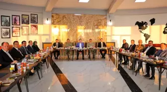 Garnizon Komutanı ve Kaymakamlara Onuruna Veda Yemeği