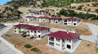 Depremzedeler Yeni Konutlarına Yerleşmenin Sevincini Yaşıyor