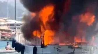 Fethiye'de Tekne Yangını: Sahibi Denize Atladı