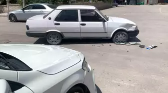 Karaman'da İki Otomobil Çarpıştı: 4 Yaşındaki Çocuk Yaralandı